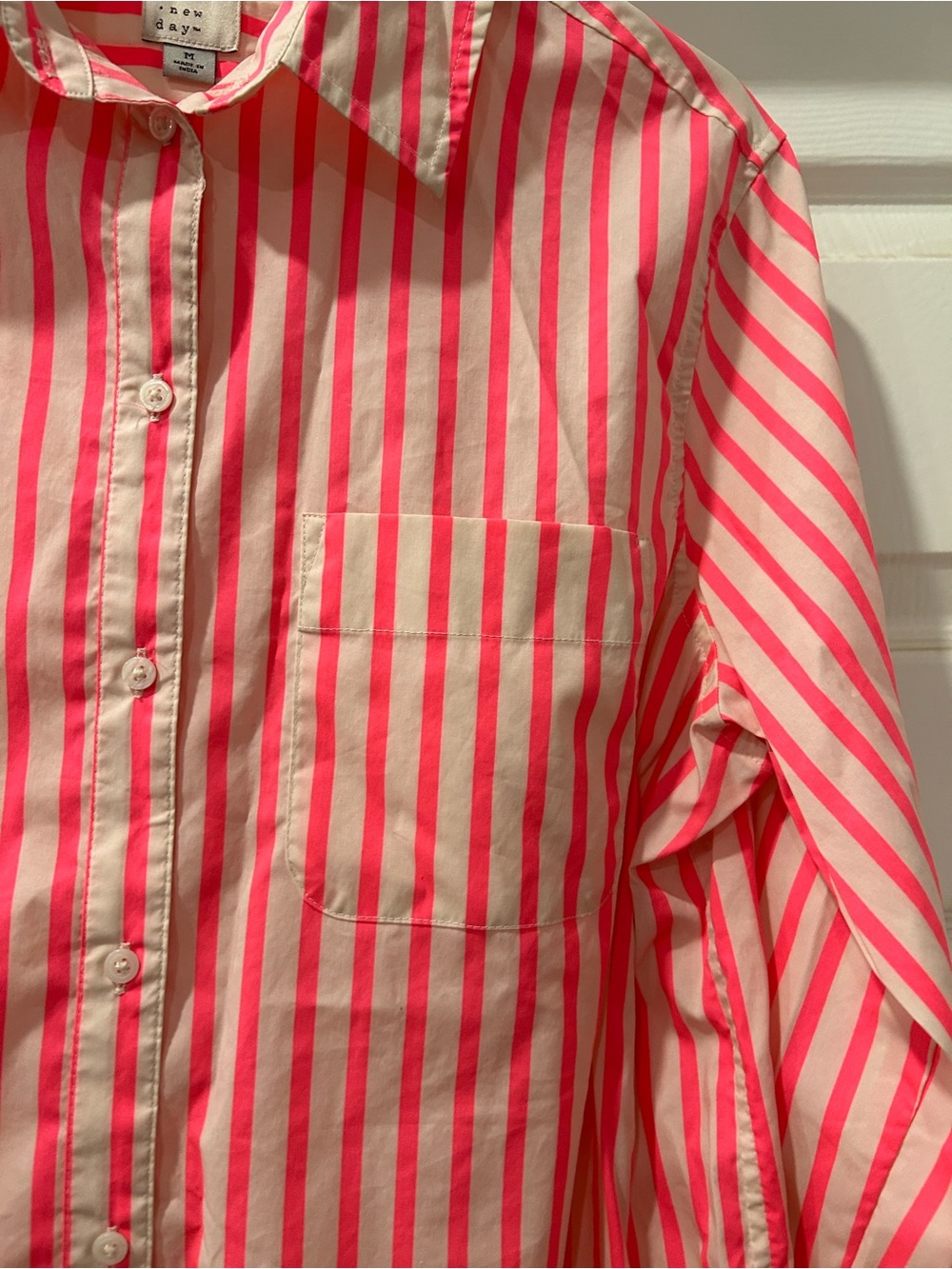 🚫 SOLD 🚫 A New Day Striped Neon Pink/Coral Collared Button Front Top Size Medium - Picture 4 of 7